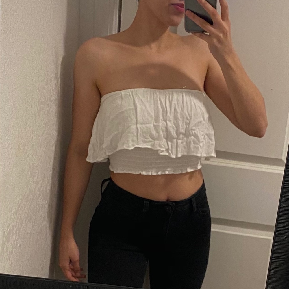 White top - Picture 2 of 6